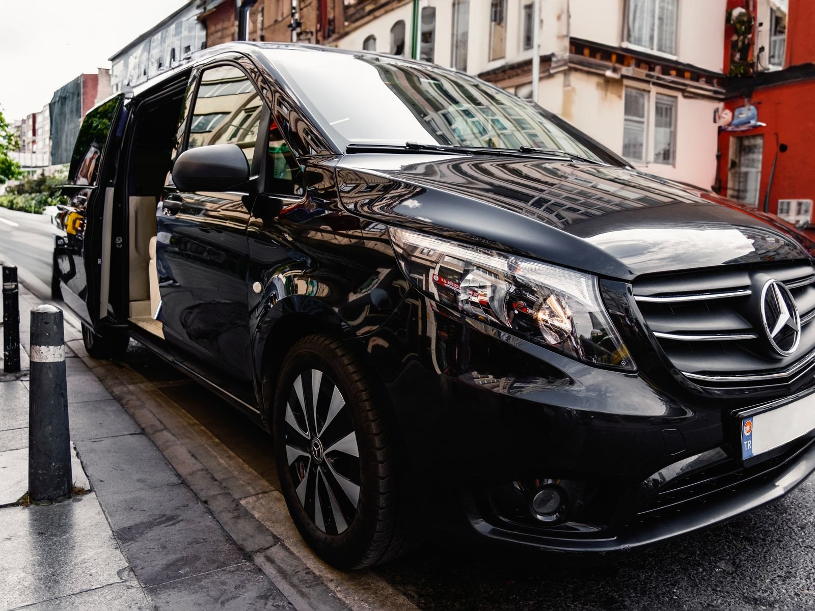 Mercedes V-Class wedding chauffeur Melbourne